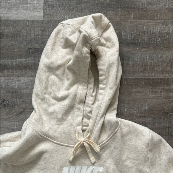 SALE🎉. Nike Hoodie - Picture 3 of 9